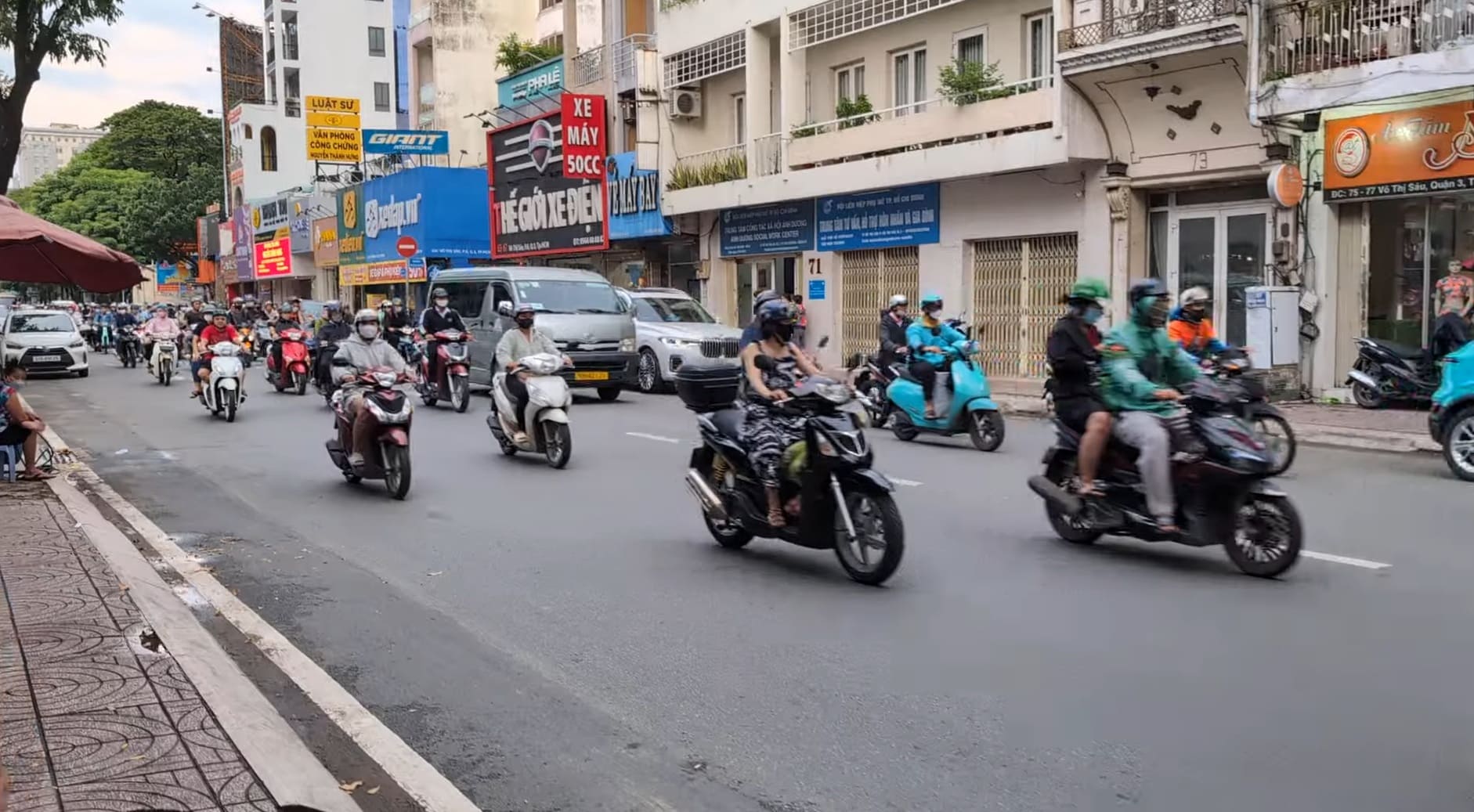 活気あふれるベトナム・ホーチミンの風景