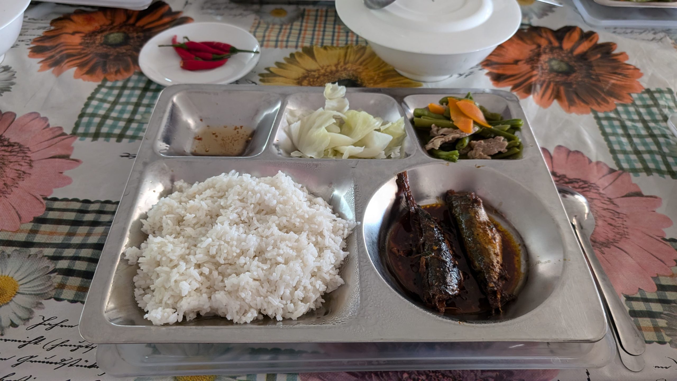 ベトナム工場での社食